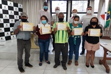 Dr. Laércio homenageia servidores aposentados que aderiram ao Programa de Aposentadoria Incentivada