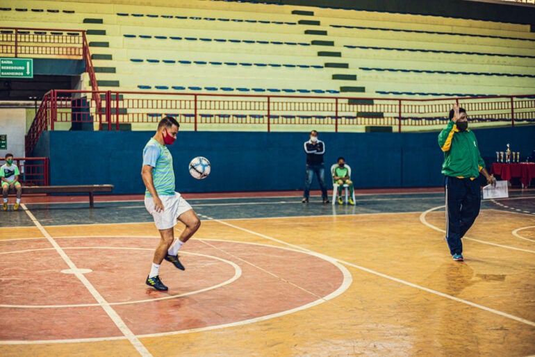 Final do Campeonato Itabirano de Embaixadinha on-line reúne atletas no ginásio Poliesportivo