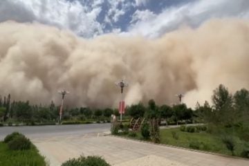 Cidade chinesa é engolida por tempestade de areia; confira o vídeo