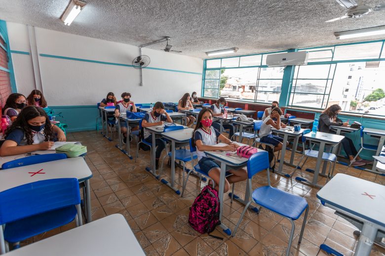 Ipatinga anuncia retorno das aulas 100% presenciais em agosto