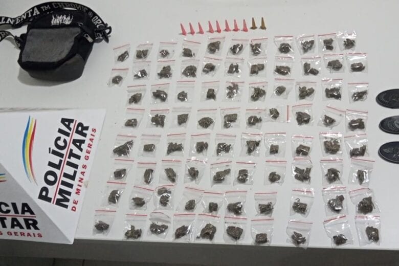 Polícia Militar apreende maconha e cocaína no Juca Rosa