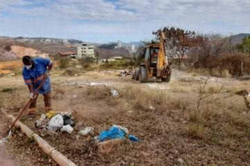 Prefeitura de Monlevade retira dezoito caminhões de lixo do Areão