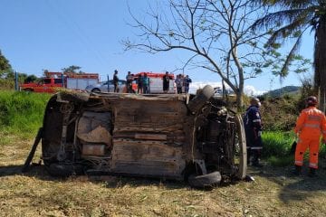 Motorista morre em capotamento na MG-265 em Muriaé