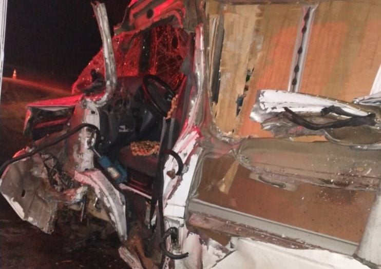 Motorista fica ferido em acidente durante a madrugada na BR-381