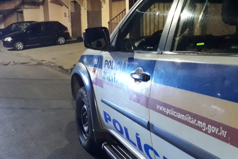 Homem é baleado ao lado da namorada em Itabira