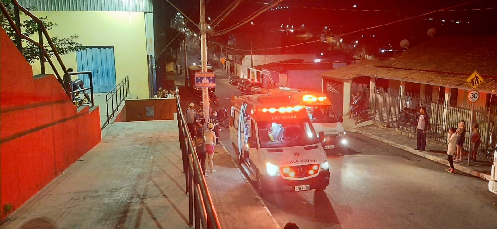 Três homens são baleados na noite deste domingo em Itabira