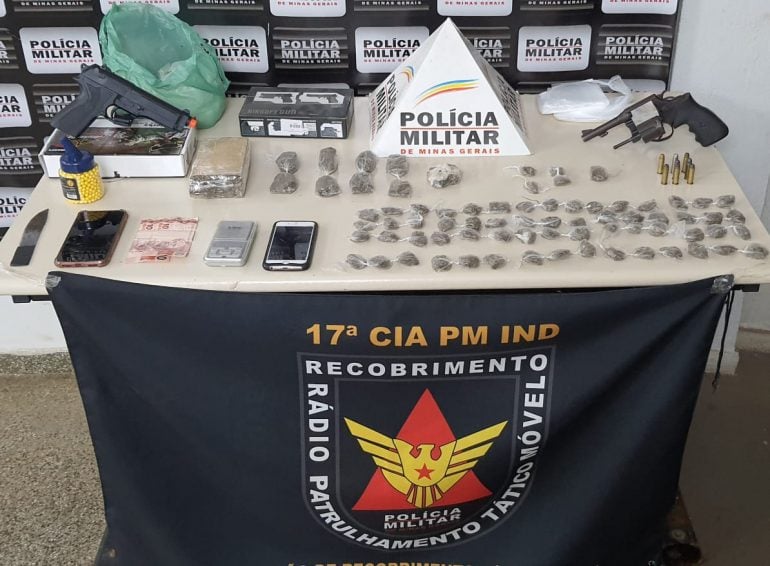 Após fuga, Polícia Militar apreende grande quantidade de drogas em Monlevade