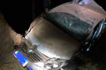 Motorista perde controle e se choca contra eucalipto na BR-040