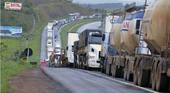 Greve dos caminhoneiros: justiça proíbe bloqueio nas rodovias mineiras