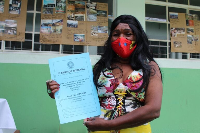 Regularização Fundiária: entrega das escrituras de posse é marcada por emoção em Monlevade
