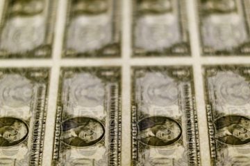 Dólar sobe para R$ 5,22 com indefinição sobre ICMS de energia