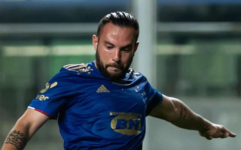 Gols, assistências e finalizações: Giovanni celebra evolução no Cruzeiro