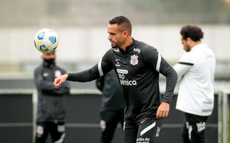 Renato Augusto exalta projeto do Corinthians e nega oferta do Flamengo