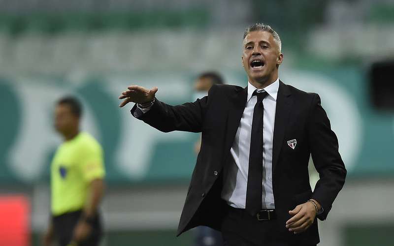 São Paulo: Crespo valoriza campanha na Libertadores e fala em reconstrução
