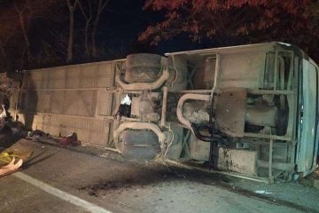 Ônibus capota com 47 pessoas e deixa 2 mortos no Norte de Minas