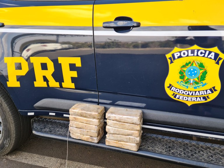 Jovem é preso transportando barras de crack na BR-365