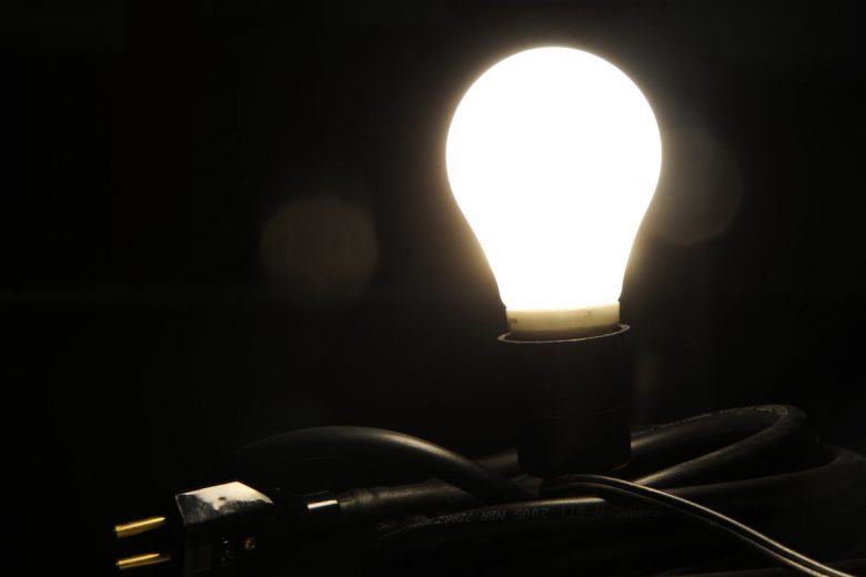 Aneel cria nova bandeira tarifária, e conta de luz fica mais cara