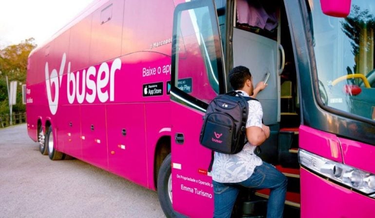 Sindicatos querem que deputados derrubem veto de Zema sobre transporte fretado