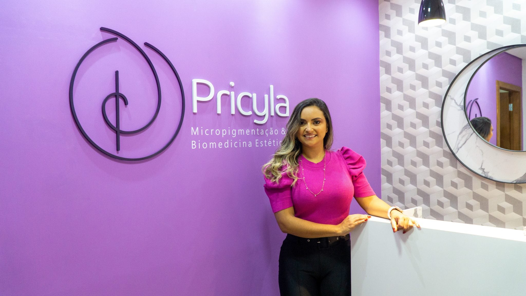 Prezando pelo atendimento humanizado, Pricyla Tomaz inaugura clínica de estética