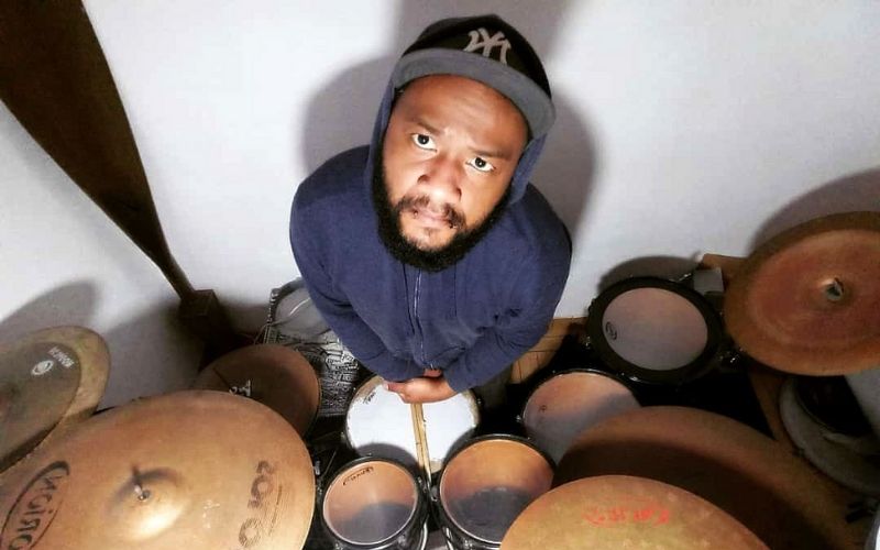 “Arte é trabalho, músico é profissão”, ressalta o baterista itabirano Ronan Fabrício