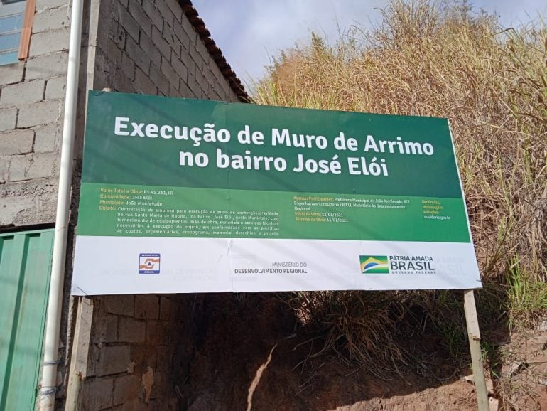 Prefeitura de Monlevade finaliza muro de arrimo no bairro José Elói