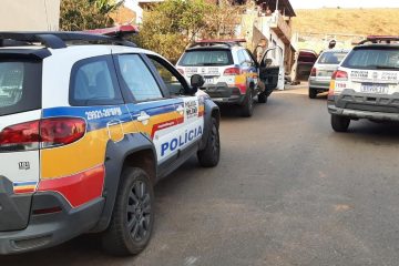 PM apreende revólver e detém quatro suspeitos após tentativa de fuga