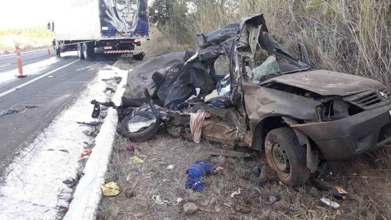 Acidente na BR-135 mata seis pessoas da mesma família