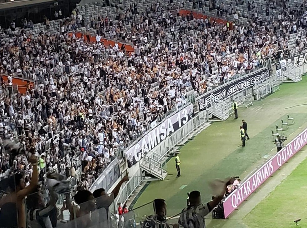 Kalil convoca coletiva para falar sobre presença de público nos estádios