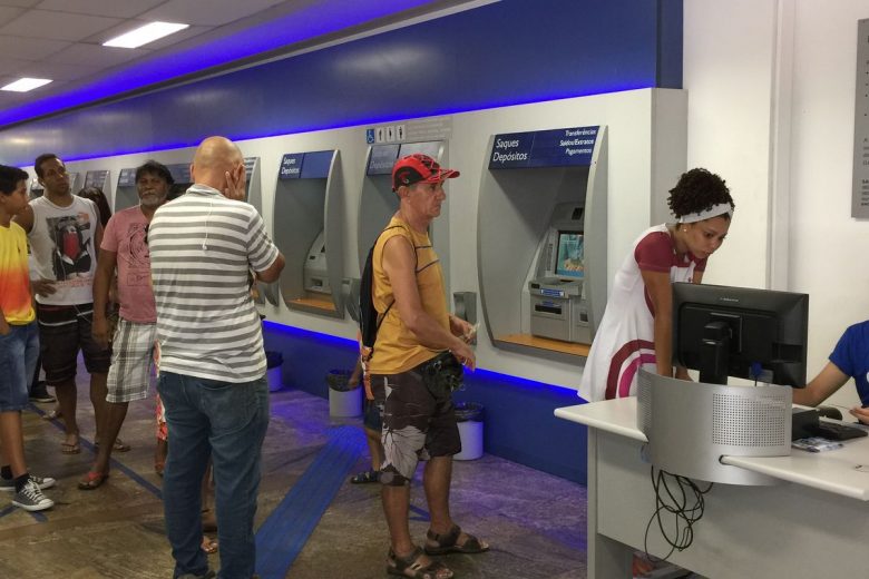 Bancos fecham no carnaval e reabrem na Quarta-feira de Cinzas
