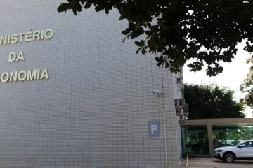 Governo reduz para R$ 95,8 bilhões previsão de déficit para 2021