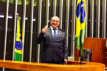 Prefeito de cidade com 12 mil habitantes é flagrado com R$ 505 mil em aeroporto