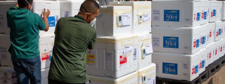 Minas Gerais distribui mais de 627 mil doses de vacinas contra a Covid-19 às Regionais de Saúde