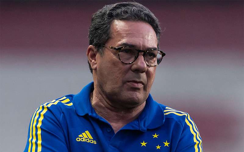 Luxemburgo escala Cruzeiro com novidades para enfrentar Goiás pela Série B