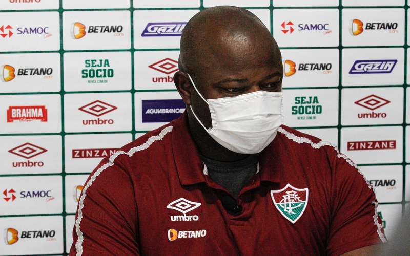 Após vitória, Marcão faz cobrança no Fluminense para sequência na Série A