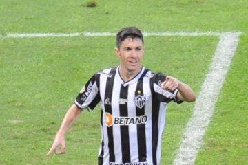 Nacho mostra ansiedade por jogo com torcida do Atlético: ‘Muito apaixonada’