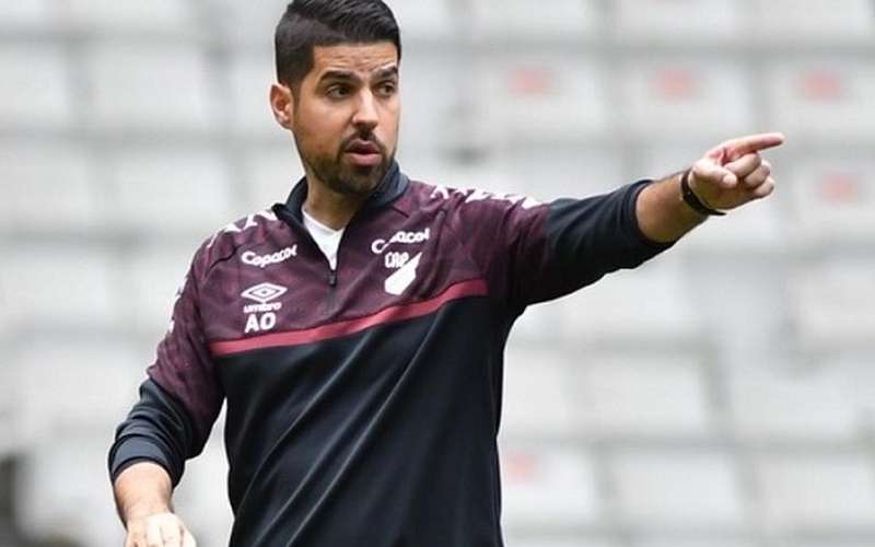 Rival do América, Athletico fica sem técnico após eliminação no estadual