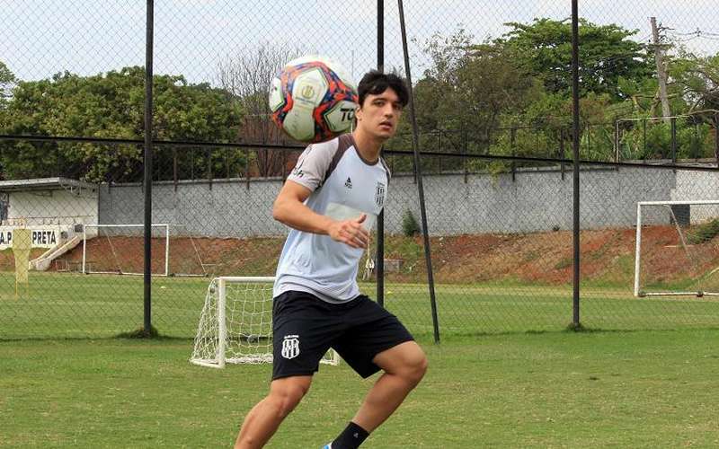 Matheus Anjos ‘fura’ greve do silêncio na Ponte: ‘Sei o peso dessa camisa’
