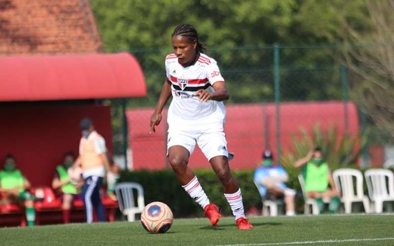 Formiga marca e quebra recorde pelo São Paulo no retorno ao Brasil