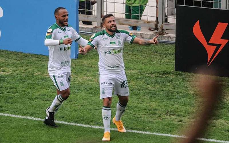 Autor de gol em vitória, Felipe Azevedo desfalcará América no Brasileiro