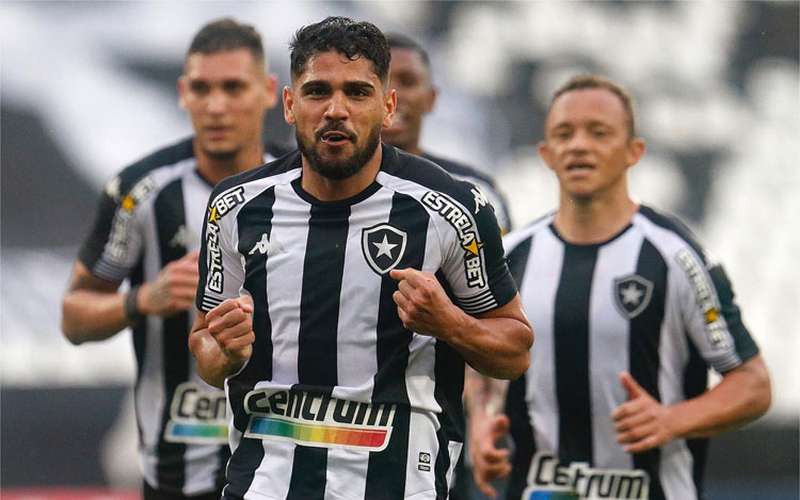 Botafogo aproveita vantagem numérica e goleia o Londrina pela Série B