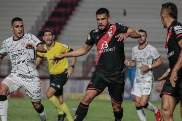 Sem Willian, Corinthians empata com Atlético-GO em jogo com polêmica do VAR