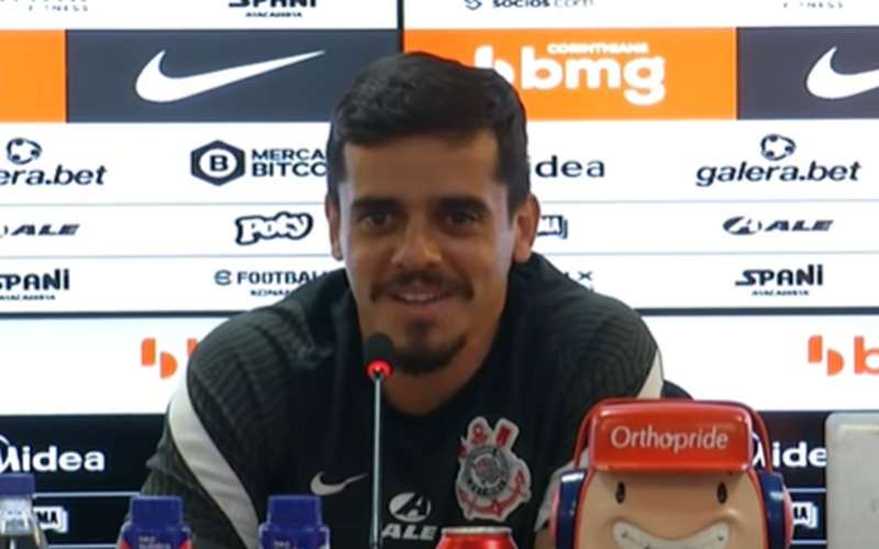 Fagner sobre reforços atuarem juntos: ‘Ainda bem que não sou o Sylvinho’