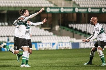 Coritiba segura pressão do Vila Nova e vence terceira seguida na Série B