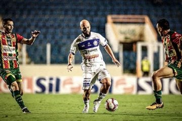 Confiança derrota Sampaio Corrêa em casa e deixa lanterna da Série B