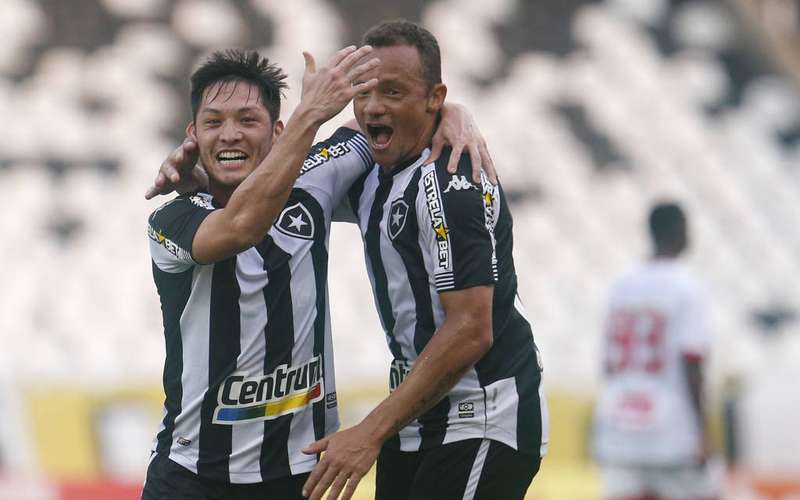 Com Rafael no Engenhão, Botafogo vira sobre Náutico e assume vice-liderança