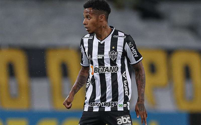 Atlético: Tchê Tchê força cartão e cumprirá suspensão contra São Paulo