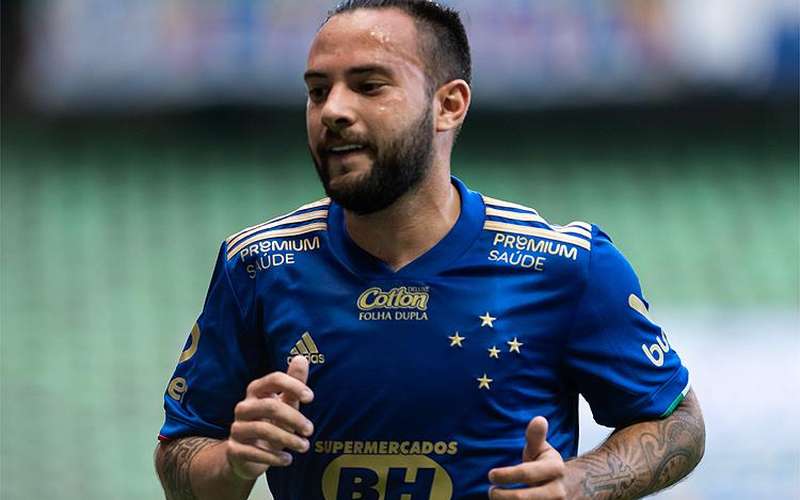 Cruzeiro é escalado com novidades para enfrentar o Vasco; veja o time