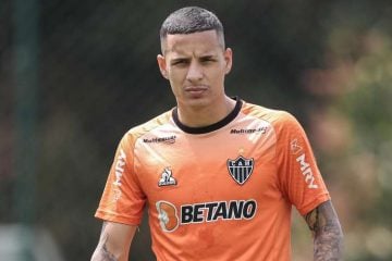 Arana faz trabalho à parte e é dúvida para jogo do Atlético com o Palmeiras