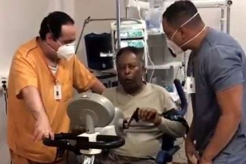 Ainda internado,  Pelé mostra bom humor em vídeo na bicicleta ergométrica