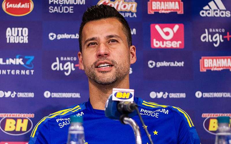 Fábio comenta oferta do Grêmio e faz mistério sobre futuro no Cruzeiro